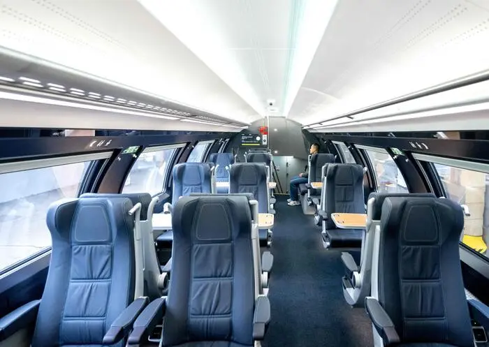 Die Züge der Westbahn, die auf der Südstrecke eingesetzt werden, verfügen über 422 Ledersitzplätze.