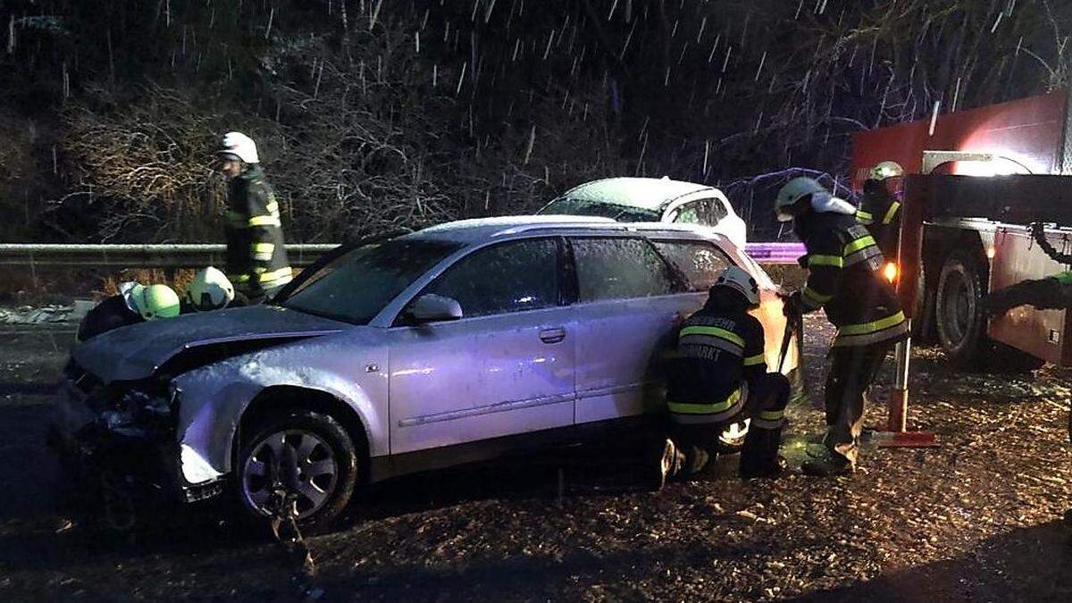 Feuerwehr Neumarkt rückte zum Unfallort aus