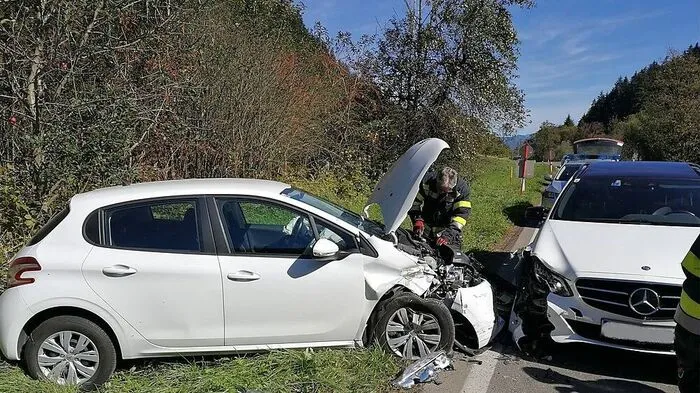 Zwei Fahrzeuge warenam Unfall beteiligt
