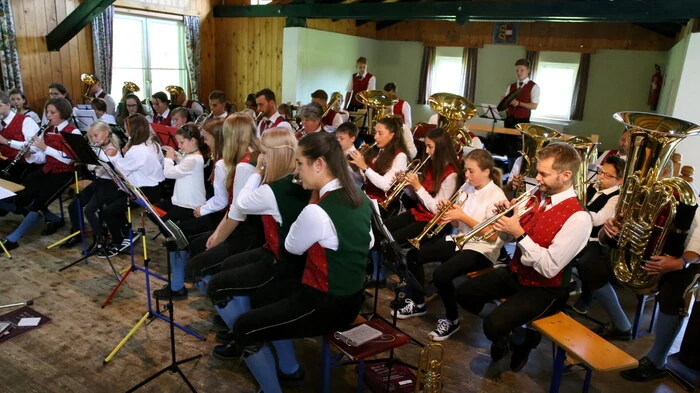 Von einer musikalischen Klangwolke umhüllt war am Wochenende Meiselding in der Gemeinde Mölbling. 