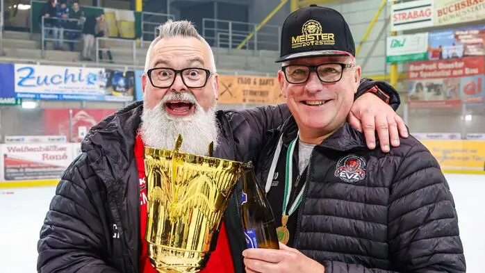 Riesenfreude bei Christian Mayerl und Erwin Dulnigg vom EVZ Zeltweg: Die Murtal Lions holten sich den Titel in der steirischen Eliteliga. 