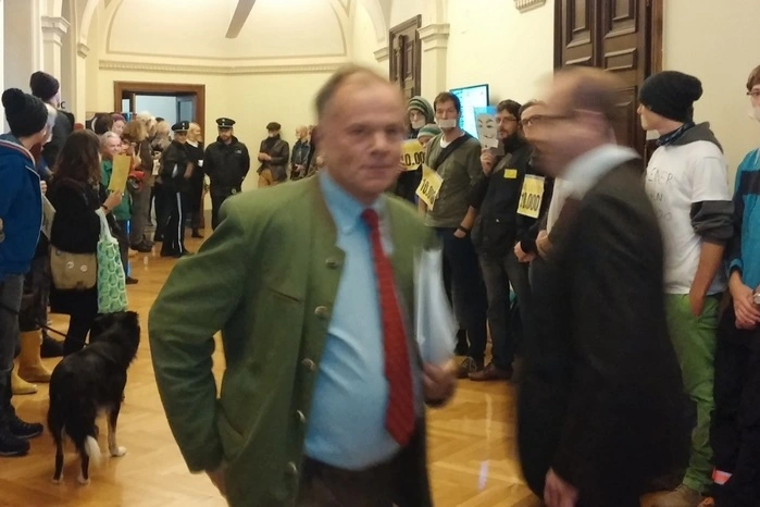 Im Gemeinderat stimmen die Parteien ja über eine Volksbefragung zum Kraftwerk ab.