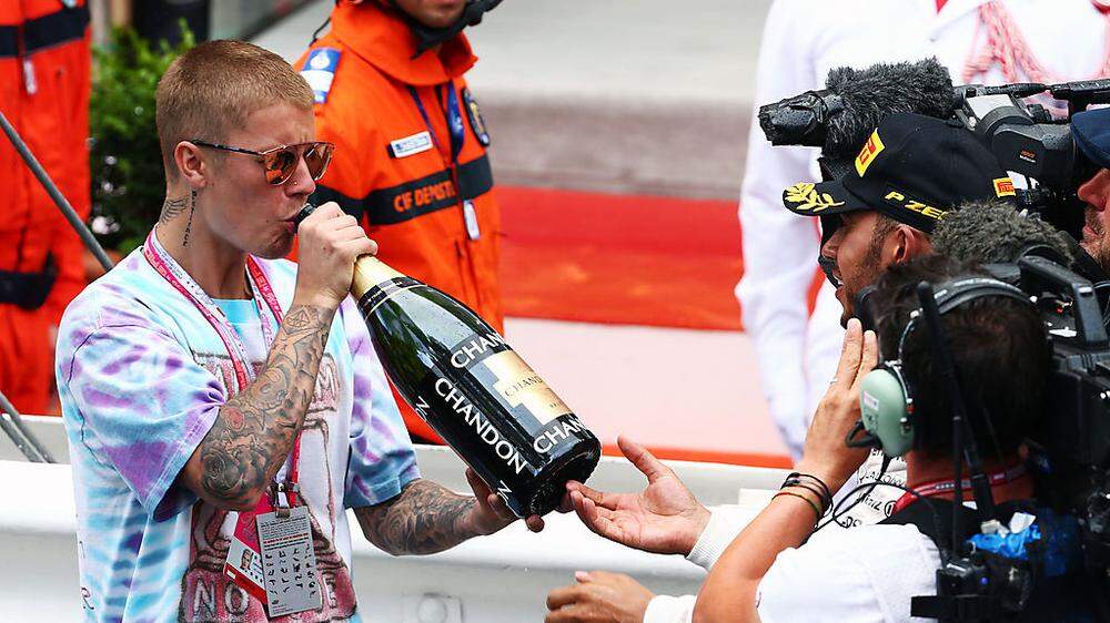 Justin Bieber nahm einen Schluck vom Sieger-Champagner