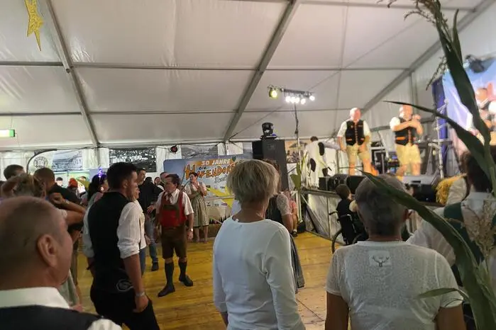 Ein Trachtenumzug, Tanz und Musikgruppen sorgten am Wochenende für ein abwechslungsreiches Programm.