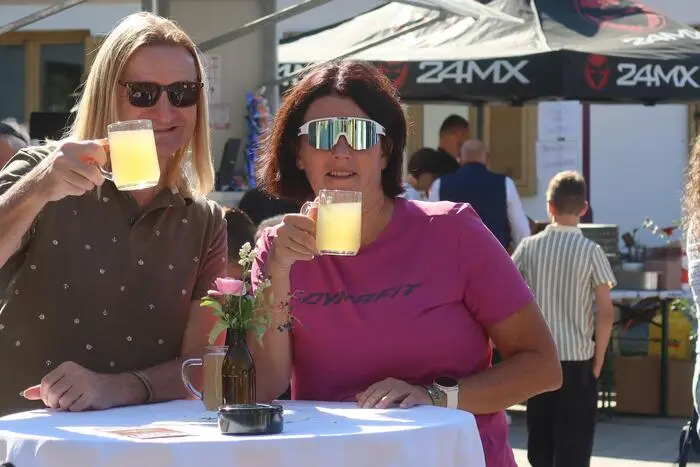 Besonders gefragt war beim Jubiläumsfest der diesjährige Sturm, der von einer besonderen Fruchtigkeit geprägt ist.
