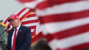 November 13, 2023, Edinburg, TX, USA: Former President DONALD TRUMP arrives at the border in south Texas at the South Texas International Airport in Edinburg as he visits with the Texas Governor and briefly serves means to state troopers serving in Operation Lone Star border security effort. Pool Edinburg USA - ZUMAz113 20231113_znh_z113_001 Copyright: xDelciaxLopezx