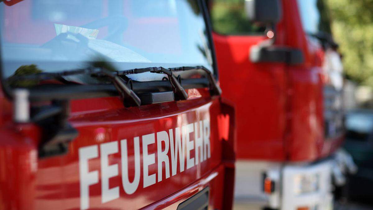 Die Feuerwehr löschte schließlich den Brand