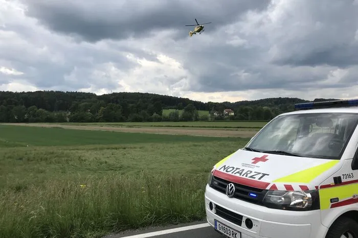 Der Hubschrauber C12 flog zweimal, um Patienten nach Graz zu bringen