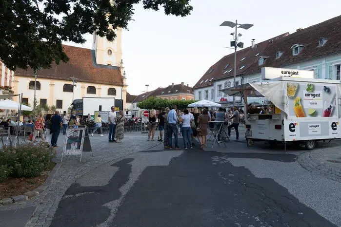  Es war ein humorvoller Filmabend, der zahlreiche Besucherinnen und Besucher anlockte