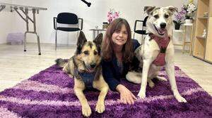 Jasmin Riedler kümmert sich in ihrem Hundesalon um Hunde mit besonderen Bedürfnissen