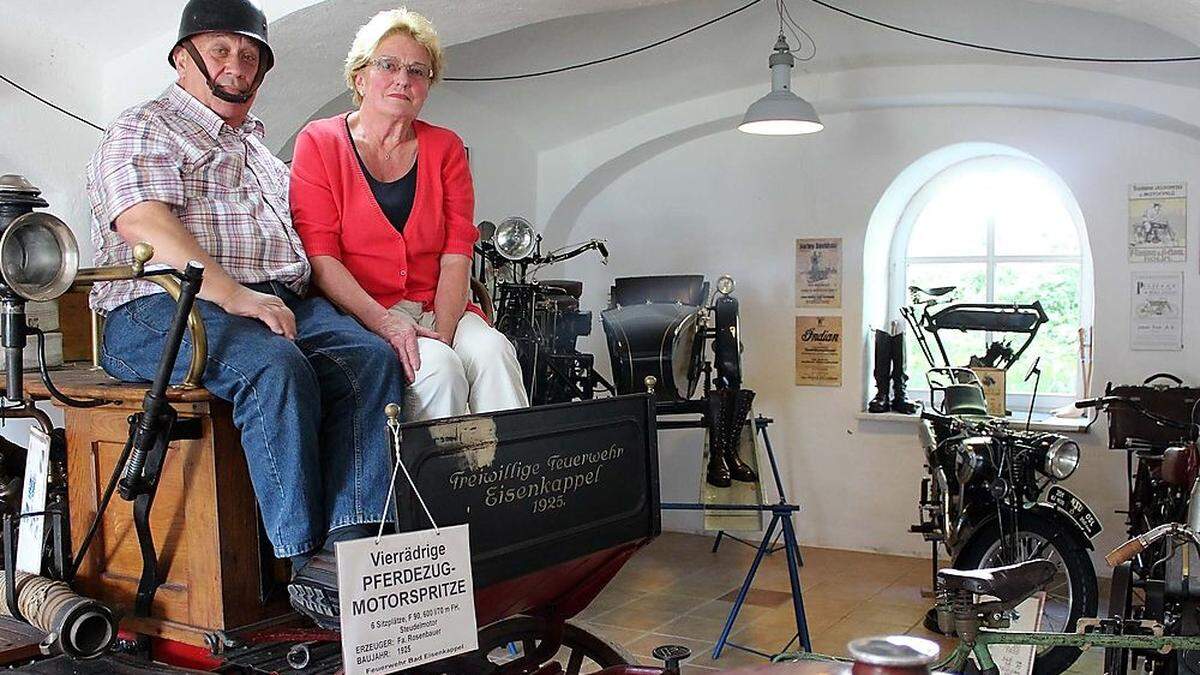 Bedi Böhm-Besim und seine Frau Christl in ihrem Oldtimer-Museum