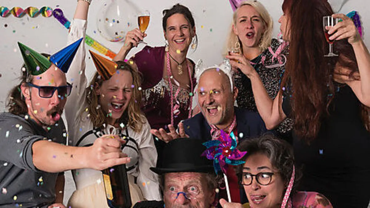 Das Vitustheater präsentiert "Café Satié" im Amthof in Feldkirchen