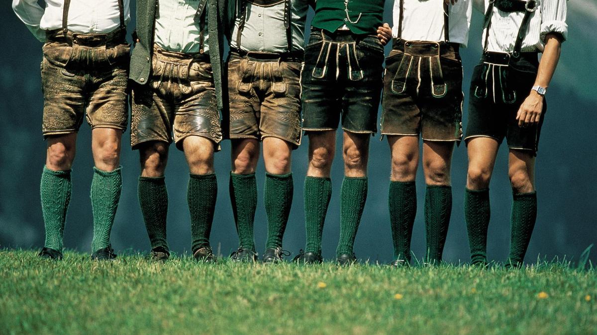 Kurze Lederhosen sind im Trend, weiß Anita Schmid, Leiterin des Steirischen Heimatwerks