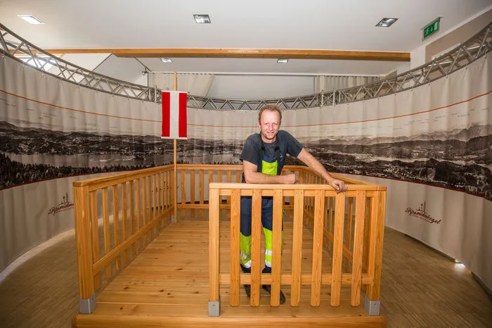 Für die Ausstellung in Keutschach nachgebaut: So groß war die Plattform des ersten Turmes, rundherum das historische Panorama.