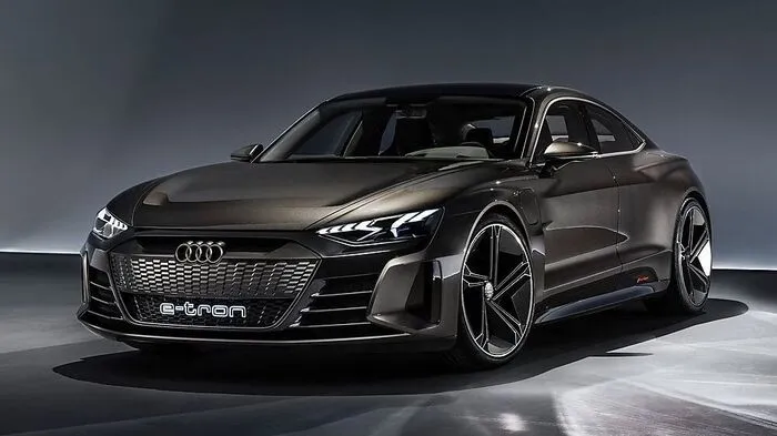 Mit dem elektrisch angetriebenen e-tron GT Concept hat Audi einen Vorgeschmack auf ein viertüriges Coupé gegeben, dessen Serienpendant in rund zwei Jahren folgen soll.