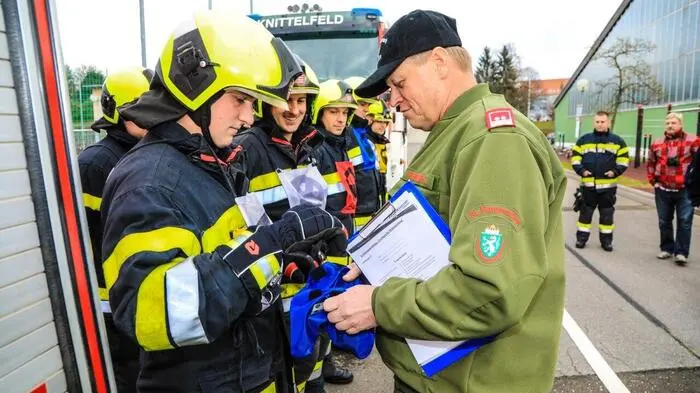 Verkehrsunfälle mit eingeklemmten Personen sind für Feuerwehrleute immer mit einer besonderen psychischen und physischen Belastung verbunden.