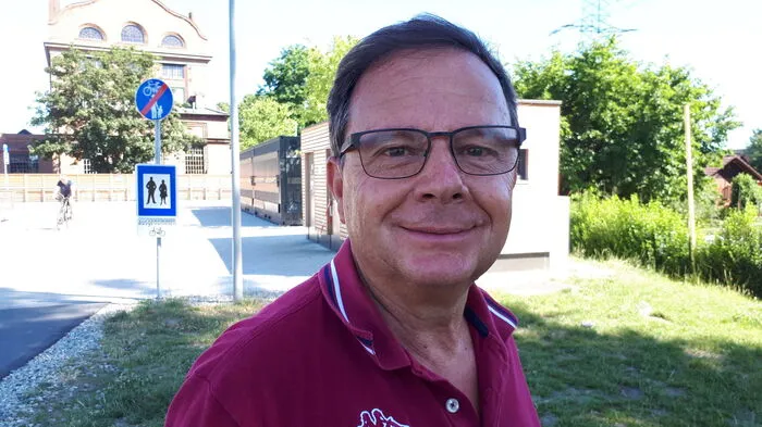 Welche Geschichte versteckt sich hinter Ihrem ersten Kuss? Die Kleine Zeitung hat in Graz nachgefragt. Fredi Schalk, 62: "Das war am Schöckl vor 55 Jahren. Ich habe meine Freundin dorthin ausgeführt und ein paar Jahre später geheiratet."