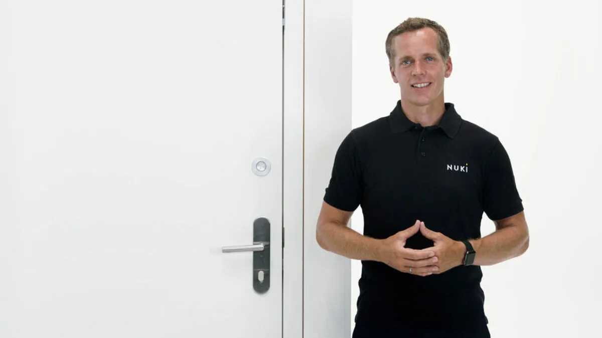 In der Tür voreingebautes Nuki: Nuki-Gründer Martin Pansy