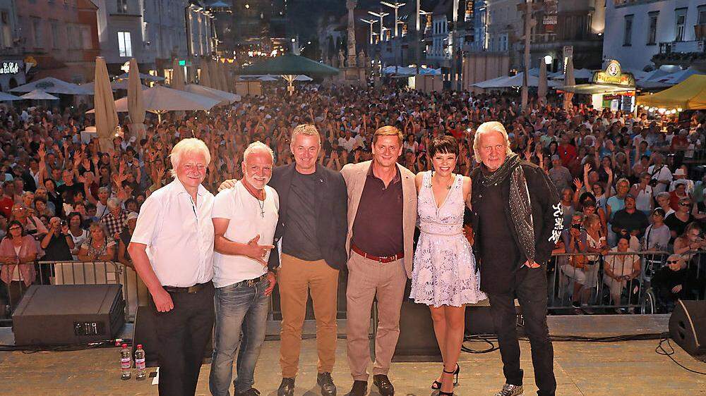 Franky Brandl, Nino De Angelo, Gerhard Samberger, Kurt Wallner, Francine Jordi und Johnny Logan beim Sommer-Open Air
