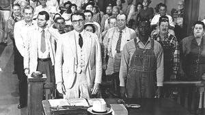 Lengendäre Verfilmung: Gregroy Peck als Anwalt Atticus Finch, der zeigt was es bedeutet, menschlich zu handeln