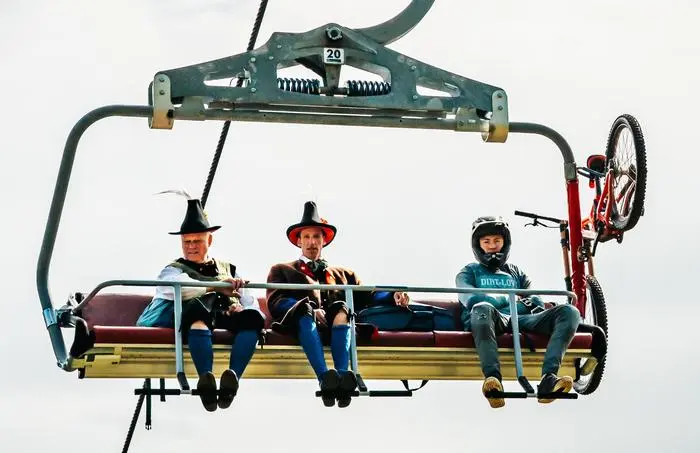 Eine Begegnung der anderen Art im Hochstein-Sessellift