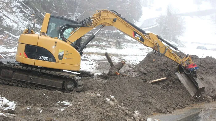Starkregen und Schnee haben in Oberkärnten und Osttirol in den vergangenen Tagen schwere Schäden verursacht.