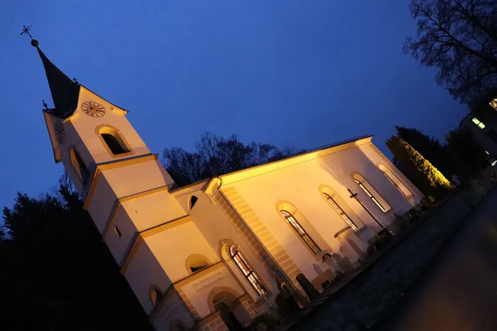 Der gesamte Spendenerlös kommt der Kinder- und Jugendarbeit der Evangelischen Pfarrgemeinde Waiern zugute!  