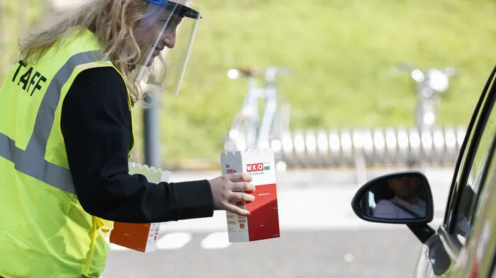 Die erste "Drive-In-Sponsion Österreichs" der FH Campus 02 ging am Mittwoch über die Bühne