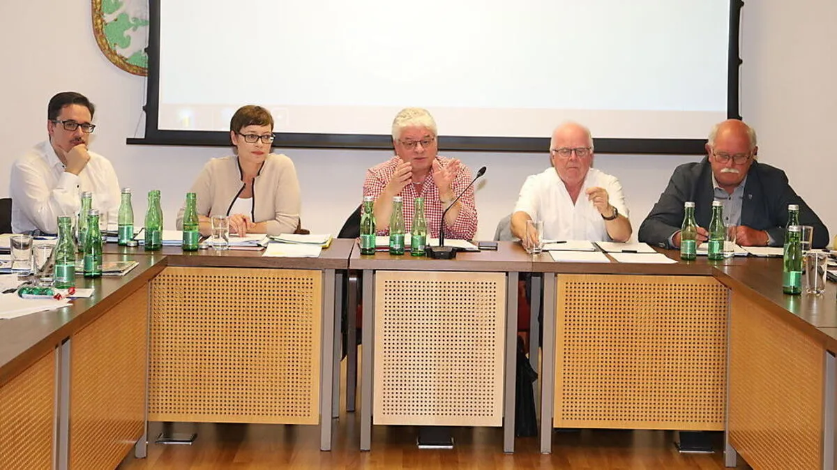 Finanz-Stadtrat Christian Füller, Vizebürgermeisterin Elke Florian, Bürgermeister Hannes Dolleschall, Vizebürgermeister Erich Koroschetz, Stadtrat Peter Wober