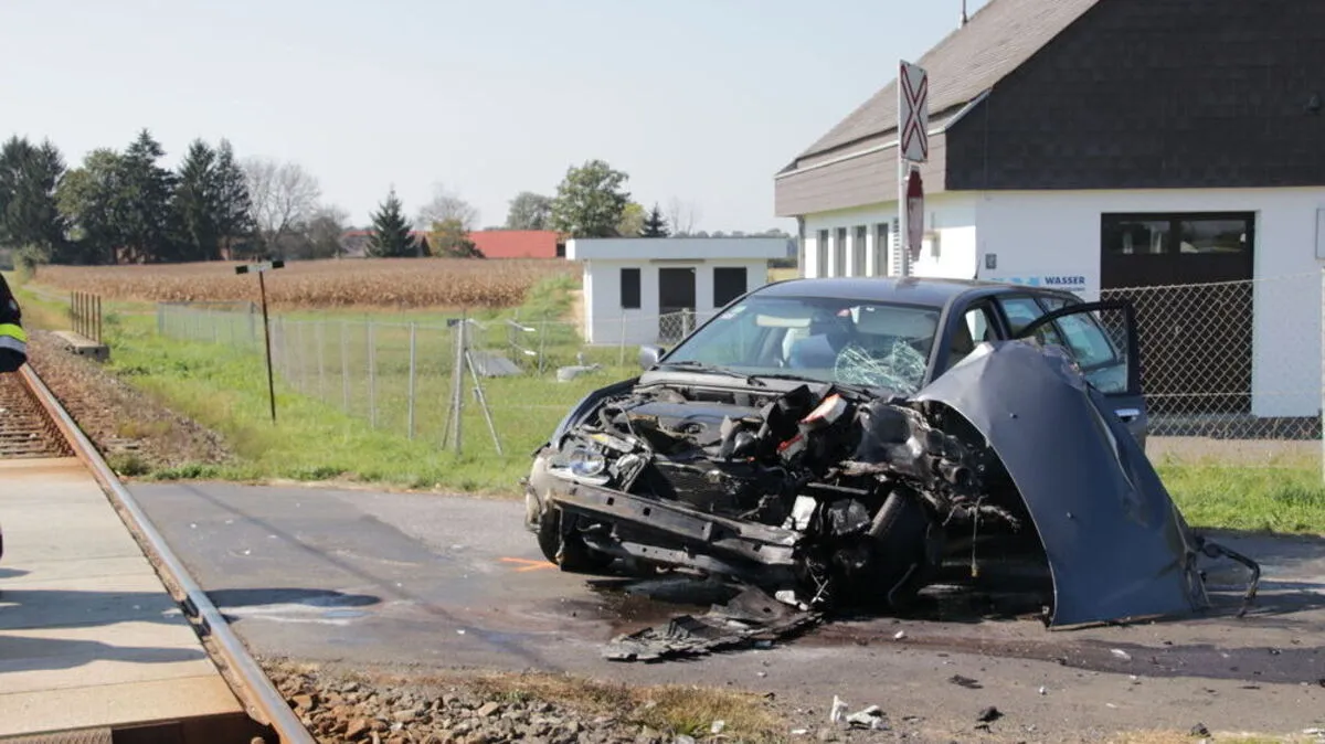 Am Pkw entstand Totalschaden