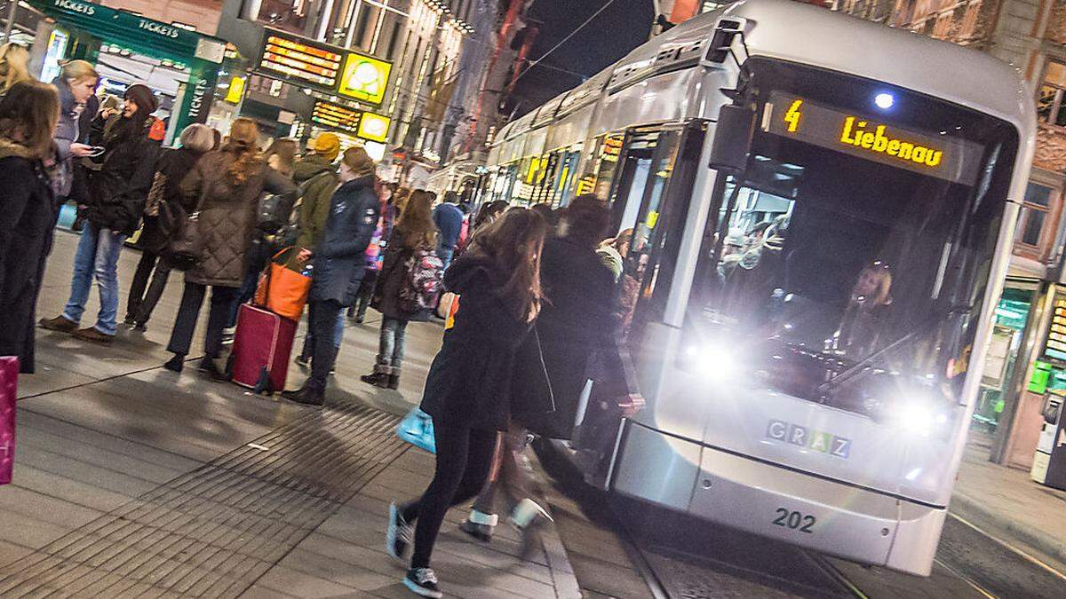 Bis 4.30 Uhr am Mittwochmorgen fahren die Grazer Öffis durch