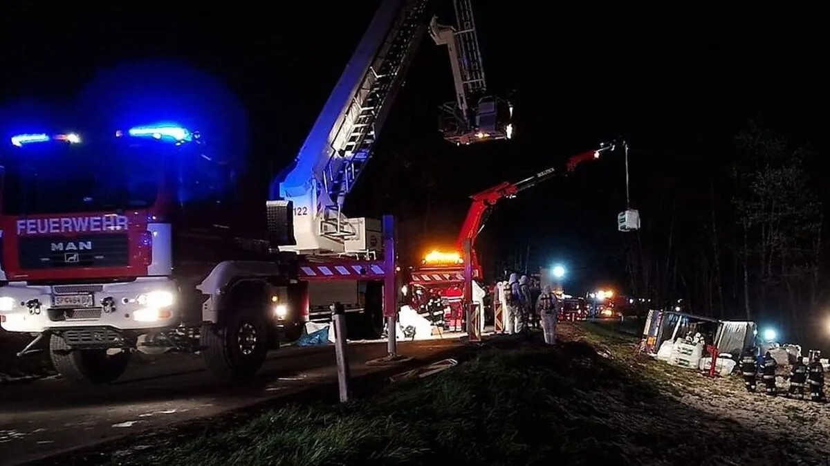 Das Fahrzeug wurde in der Nacht geborgen 