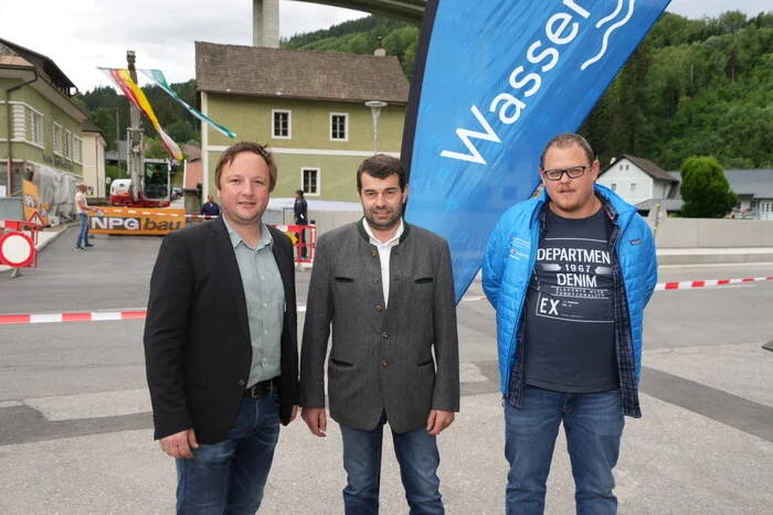 Amtsleiter Christian Zirknitzer, Bürgermeister Gottfried Kogler und Rudolf Hartlieb von der Projektleitung.