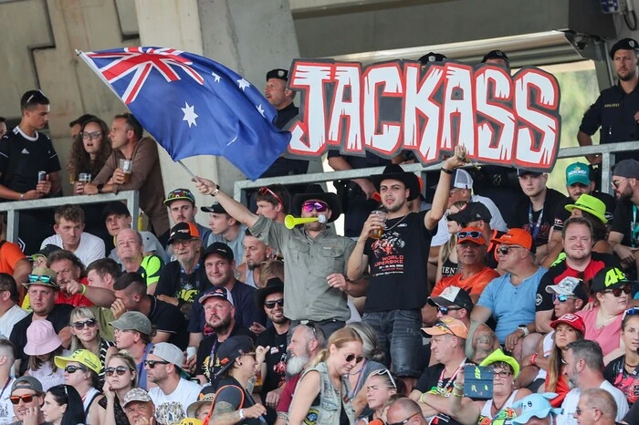 Dabei sorgten die Anhänger des australischen KTM-Piloten Jack Miller schon für beste Stimmung.