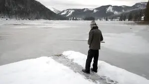 Der Erlaufsee erfreut sich auch im Winter großer Beliebtheit