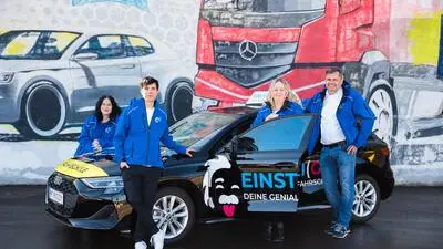 Fahrlehrerin Ajla Music, Fahrlehrer Patrick Rotter, Büroleiterin Sandra Kraschl und Geschäftsführer Jakob Goldberg