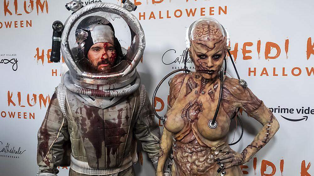 Model Heidi Klum als Alien mit Ehemann Tom Kaulitz