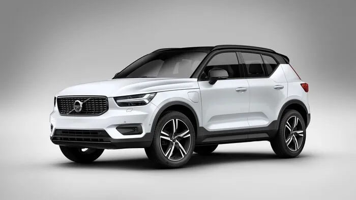 Es ist ein kleiner Meilenstein für die Schweden: Anfang 2020 kommt auch das kompakte SUV XC40 als Plug-in-Hybrid zu den Händlern, womit Volvo seine ganzen sieben Modelle mit der Technologie ausgestattet hat.