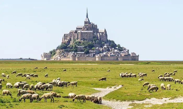 Der Mont-Saint-Michel ist die zweitberühmteste Sehenswürdigkeit Frankreichs