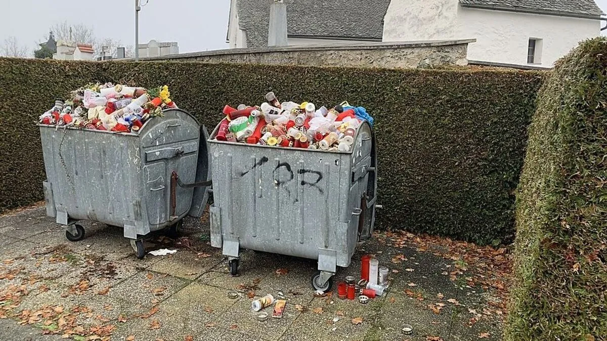 Überfüllte Müllcontainer findet man immer wieder beim Friedhof in Hörzendorf vor 