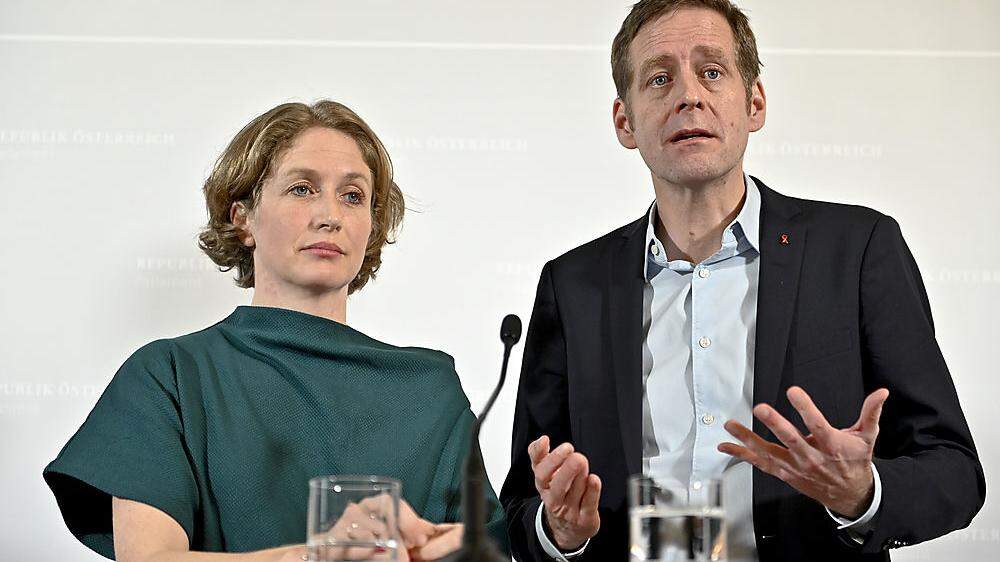 Stephanie Krisper (Neos) und Jan Krainer (SPÖ) werfen der Regierung Verzögerung vor