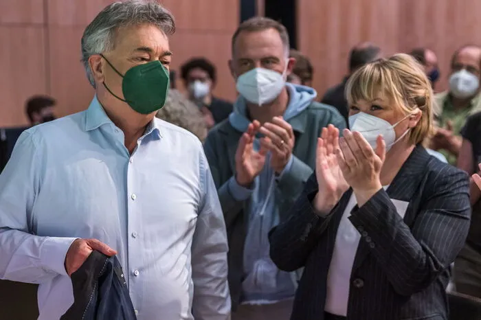 Darunter auch die MinisterInnen Alma Zadic, Leonore Gewessler und Johannes Rauch und Klubchefin Sigrid Maurer.