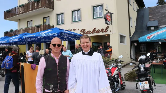 Vor zwei Wochen lag noch Schnee am Gaberl. Aber am Wochenende herrschten beste Bedinungen fü die traditionelle Motorradsegnung.