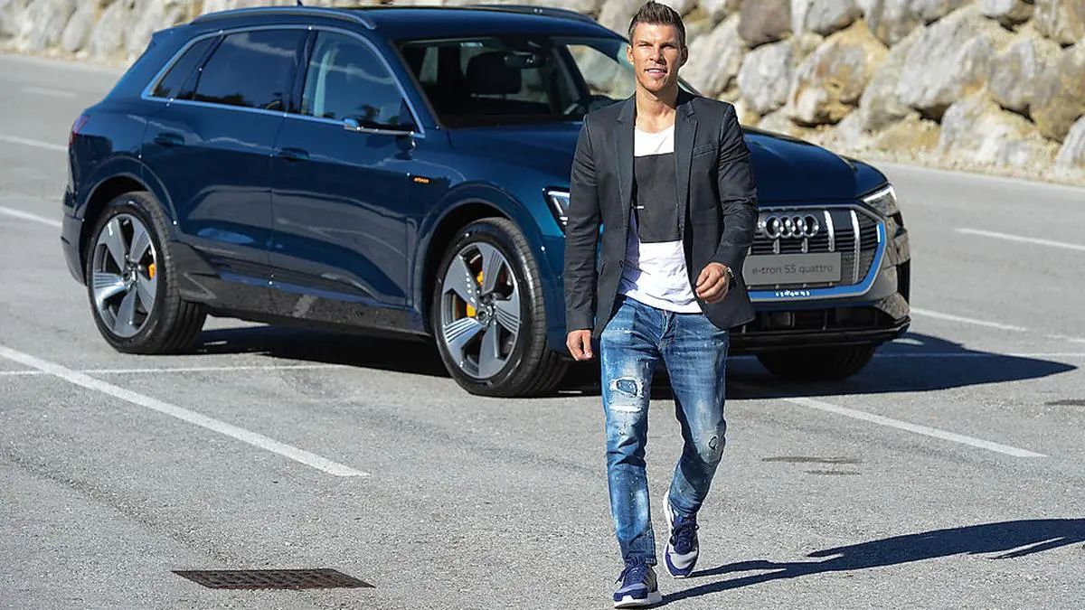 Start-up-Ikone Florian Gschwandtner mit dem Audi e-Tron