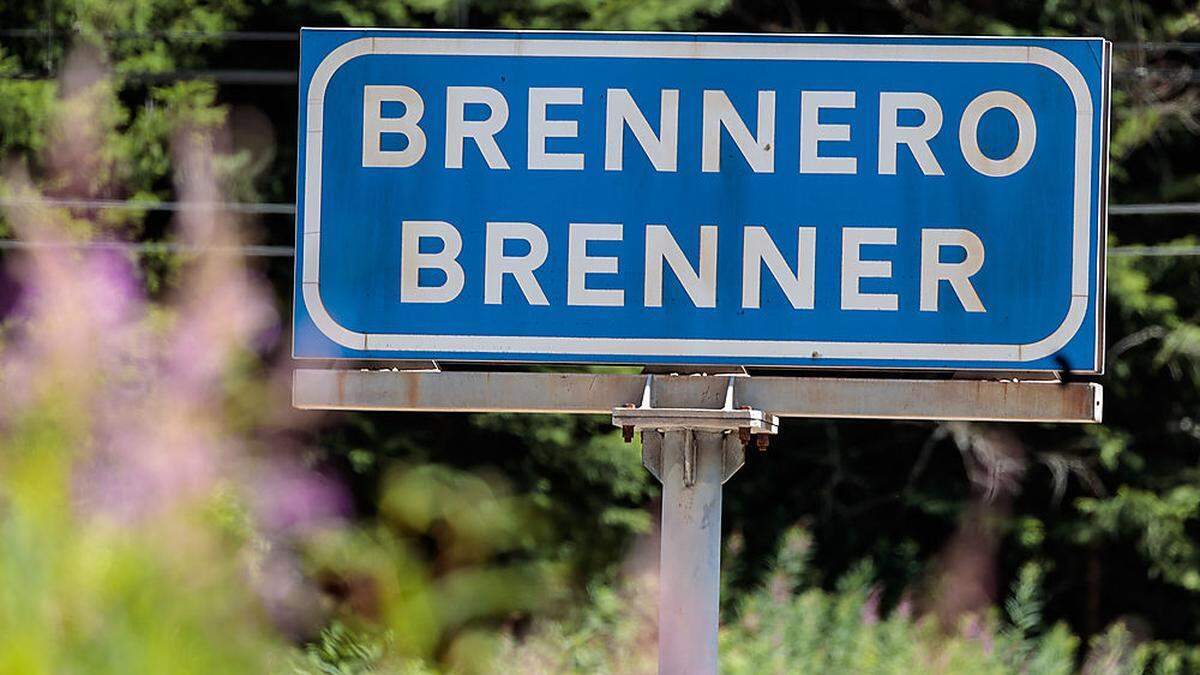 Brennpunkt Brenner - Österreich fürchtet sich vor einer Flüchtlingsflut aus Italien - Flüchtlingen, die über die Mittelmeerroute nach Europa kommen. Künftig sollen sie nicht mehr oder weniger per Zufall sondern gezielt Aufnahme in anderen Ländern finden