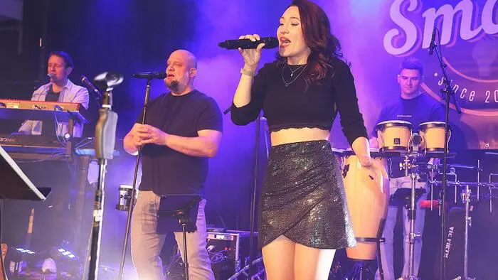 Mit schwungvoller Musik von „Smash time“ wurde im Zehnerhaus Bad Radkersburg die Charity Night zugunsten von Familien, die in eine Notlage geraten sind, eröffnet