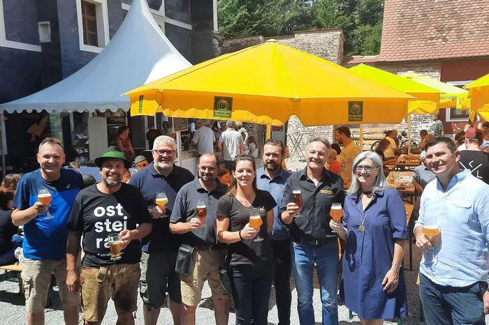 Christian Thomaser, Herbert Fasching (Fürstenbräu), Roland Gogg (Leiter Stadtservice Fürstenfeld), Markus und Daniela Gruber (Nibelungengold), Markus Jahn (GF Stadtmarketing FF), Helmut Eder (Eders Bio Bier), Vize-Bgm. Sabine Siegel, GR Dieter Siegl (v.l.n.r).