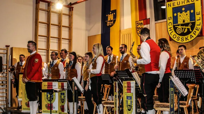 Die Musiker begeisterten mit einem bunten Programm aus sechs Jahrzehnten.