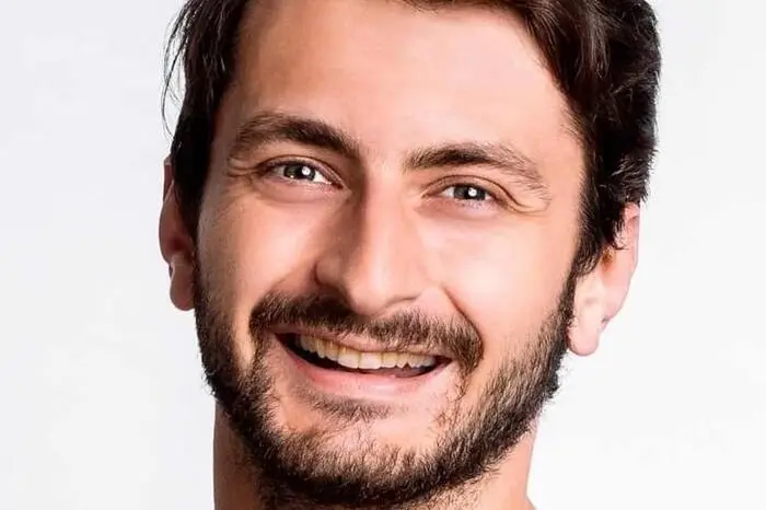 Natürlich ist es immer sehr schwierig etwas Positives zu finden, wenn um einen herum die Welt unterzugehen scheint. Um leichter durch solche Zeiten zu kommen, ist es wichtig, sich der kleinen Momente und Erfolge bewusst zu werden. Mein Highlight ist es daher, dass meine Freundin und ich uns dazu entschieden haben, zusammenzuziehen. Das war für uns beide kein kleiner Schritt und hat mehr Hürden mit sich gebracht, als wir anfangs noch gedacht hatten. Mittlerweile sind wir aber auf Kurs und ziehen demnächst ein.