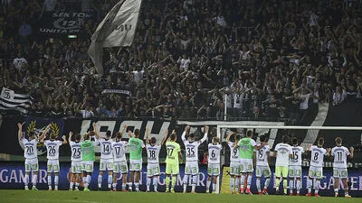 Top: der Rasen in der Grazer Merkur-Arena